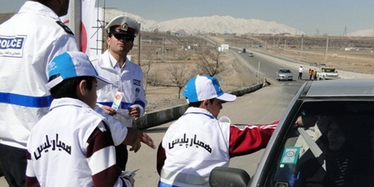 ۴۵ نفر از دانش آموزان سیرجانی همیار پلیس شدند